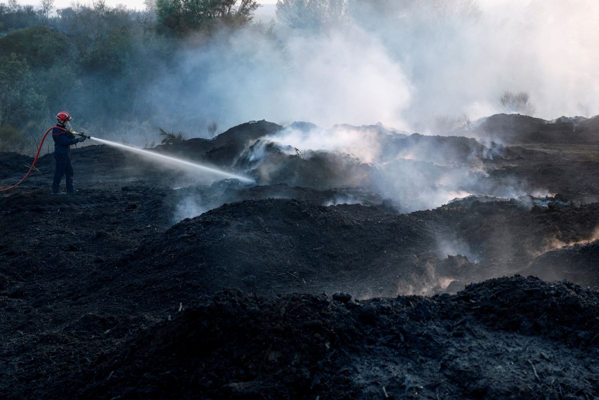 Massive French wildfire now contained, 16,000 hectares affected, local authorities  say | GMA News Online