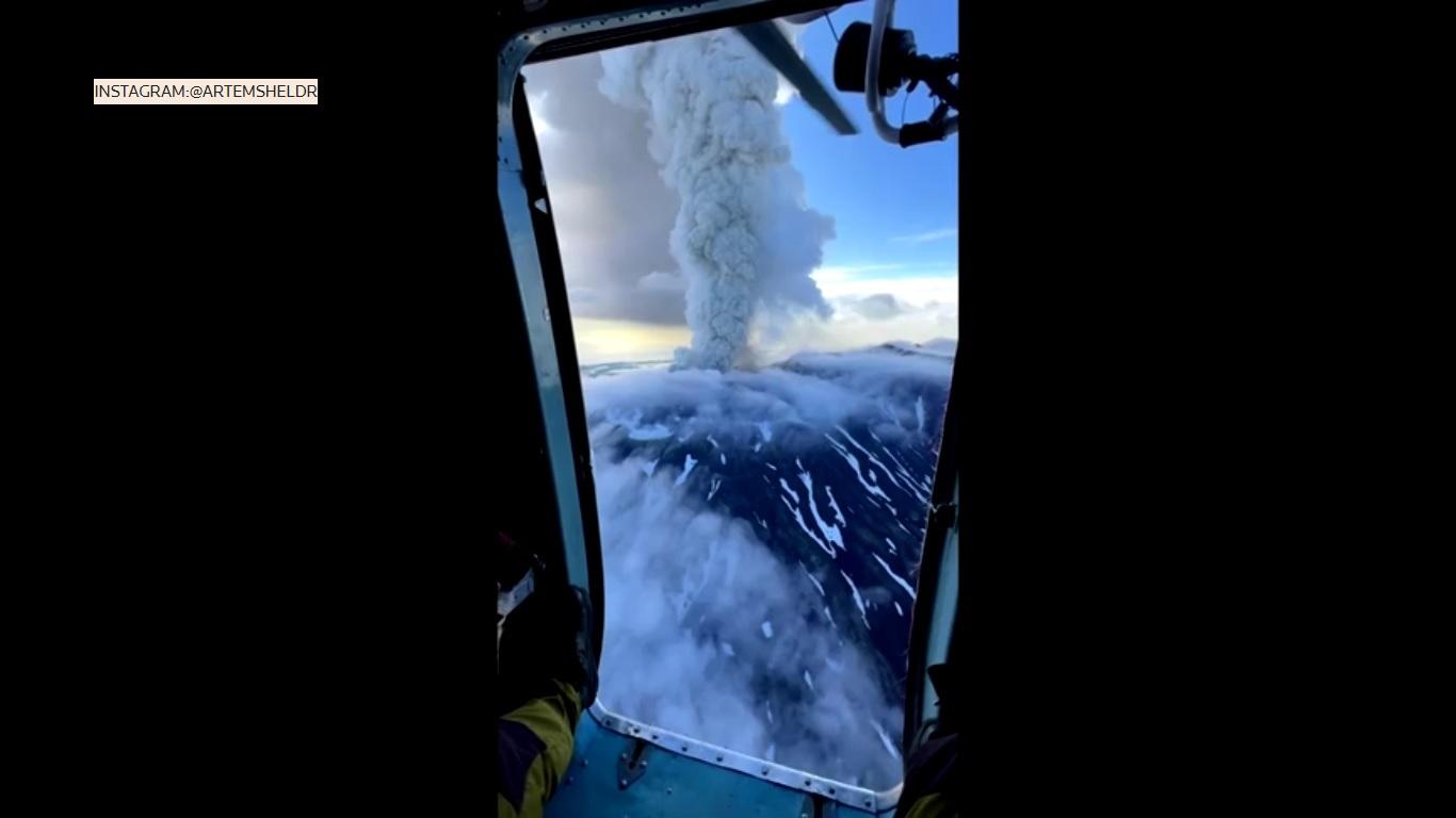 Russia cancels tsunami warning for Kamchatka after quake, dormant volcano erupts