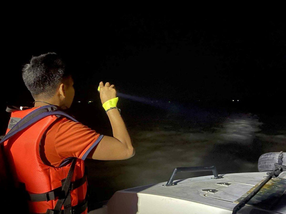 Search and rescue ops for those on board capsized boat in Cardona, Rizal