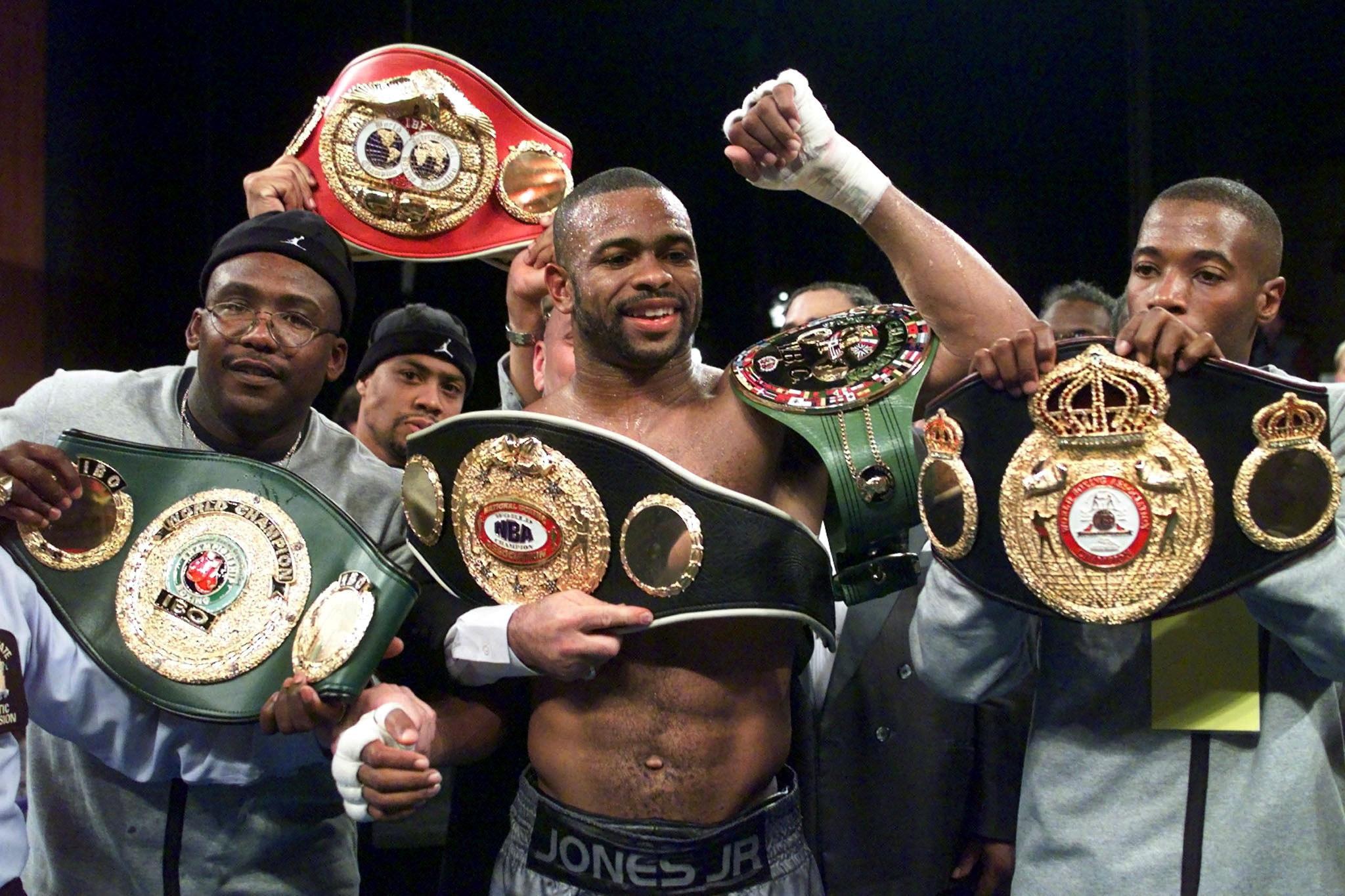 Roy Jones Jr gets 1988 Olympic gold medal from the man who beat him