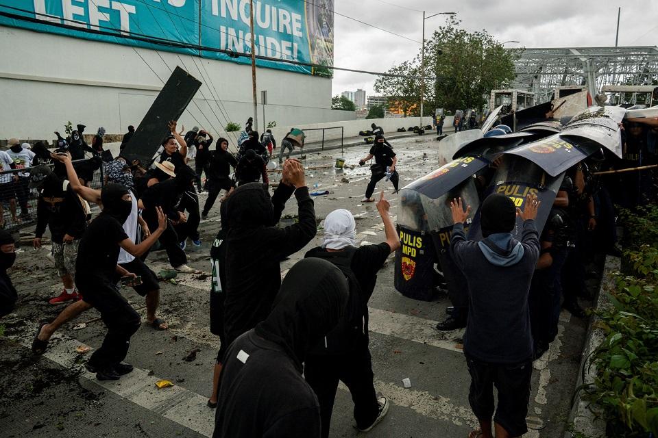 113 protesters arrested, 93 police injured in Sept. 21 rally in Manila 