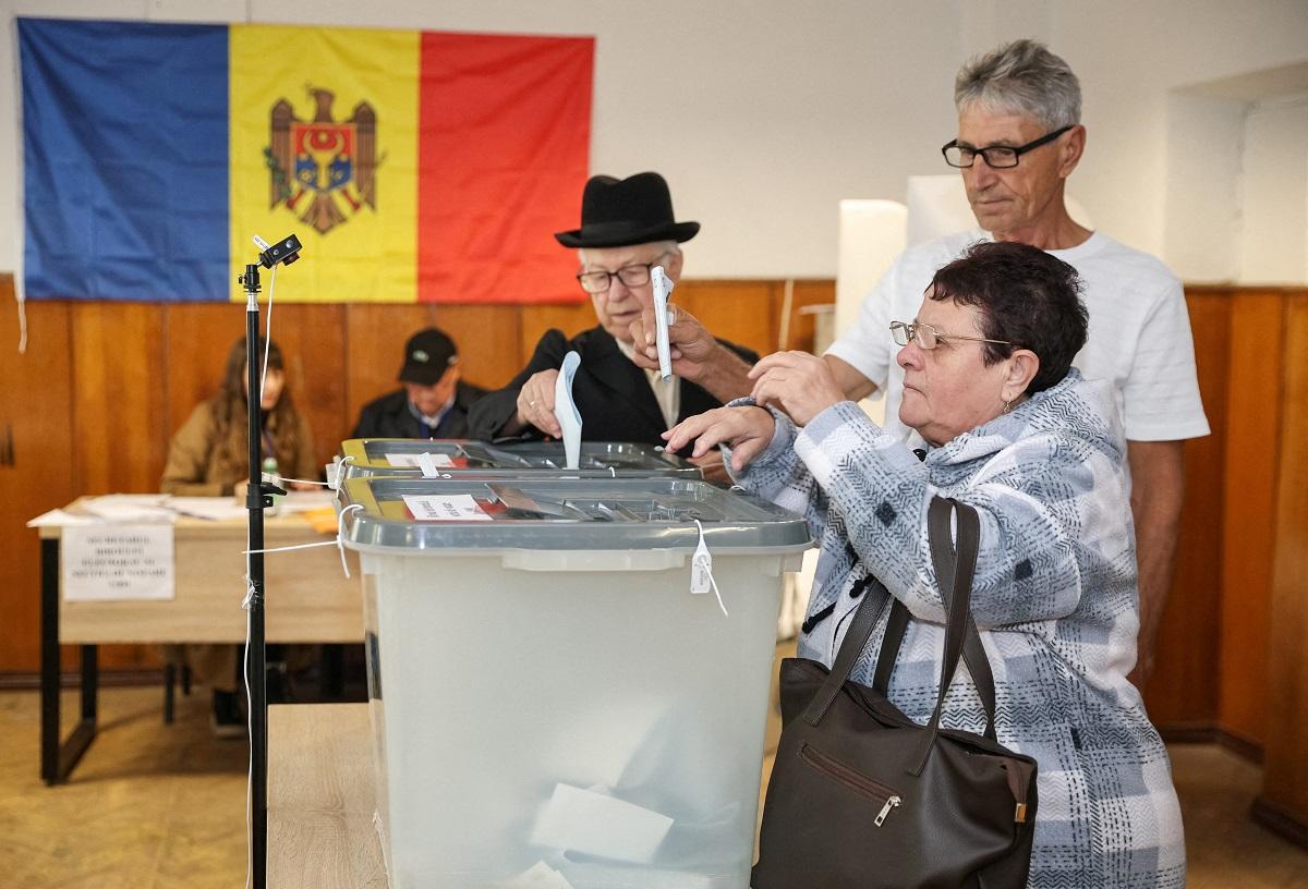 Moldovans choose between pro-EU and pro-Russia camps in election