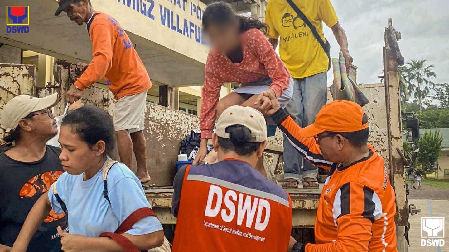 430,000 evacuated as Opong lashes Bicol, Eastern Visayas, Mimaropa
