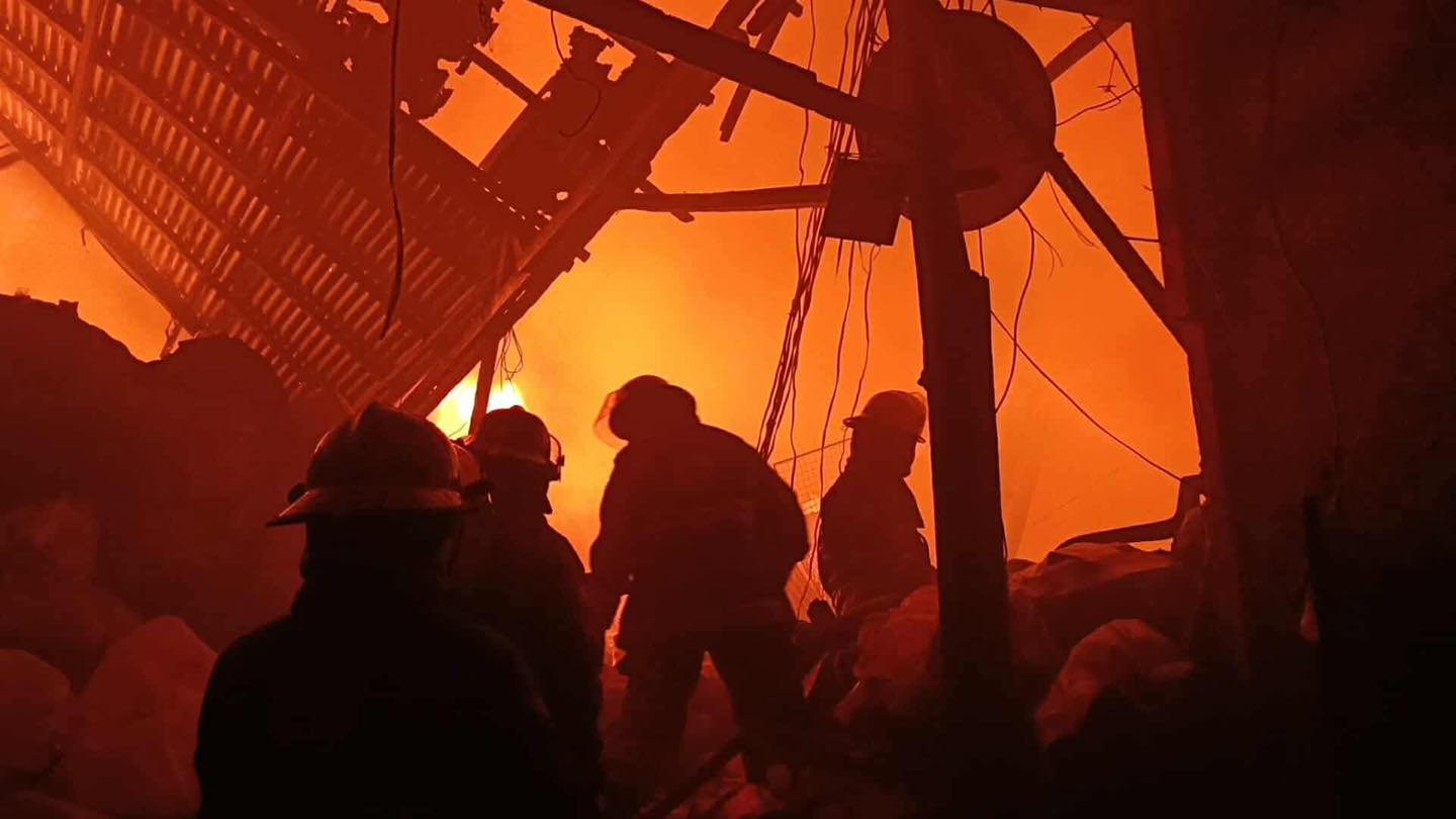 Three people sustained injuries after a fire broke out in a residential area in Happy Land, Barangay 105, in Tondo, Manila, according to the Bureau of
