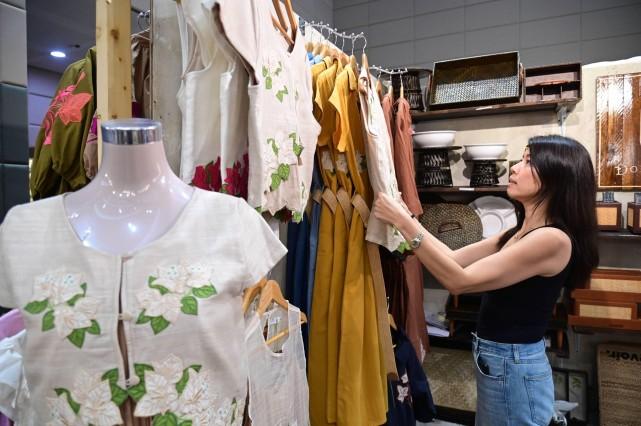 Handwoven textiles and sustainable designs took the spotlight, showcasing modern takes on heritage wear.