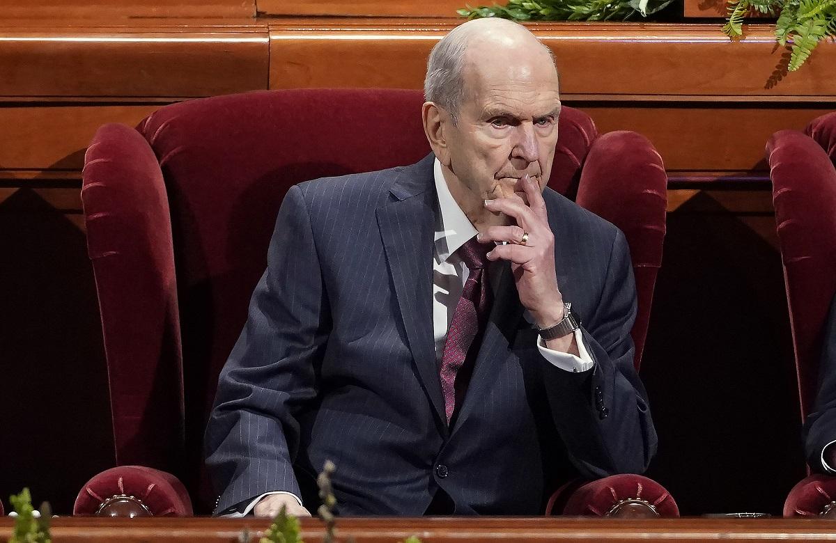 Head of Mormon church dies at 101