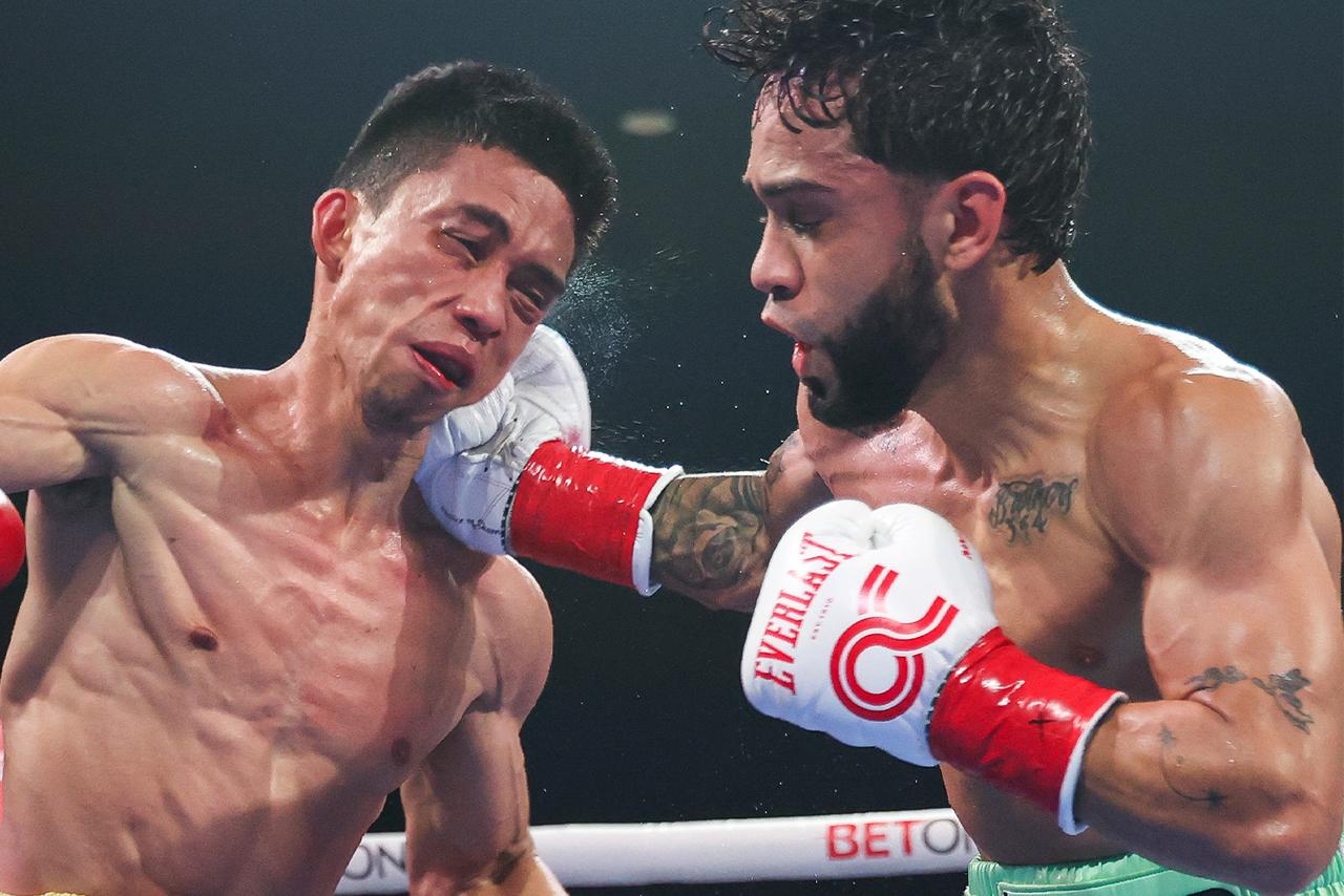 Jayson Vayson suffers controversial corner stoppage in world title bid