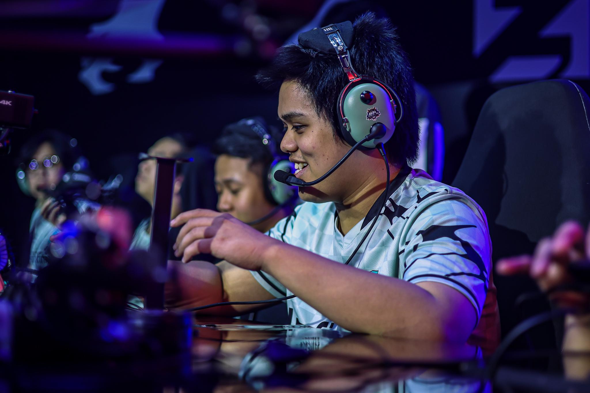 Aurora, Onic secure upper bracket slots as MPL PH Season 16 heads to playoffs