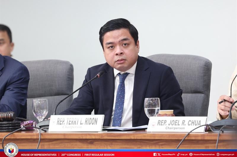 House panel suspends flood control probe