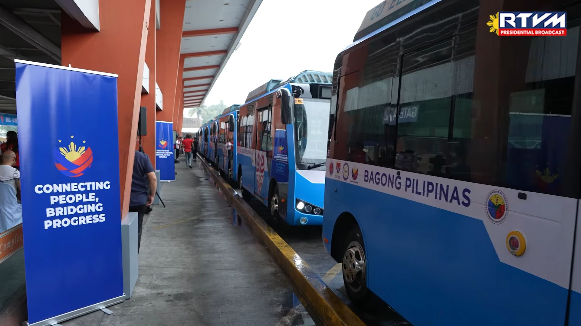 Marcos brings back 'Love Bus' in Metro Manila