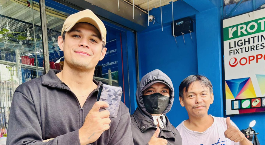 Jon Lucas is all praises for deliveryman who returned his wallet