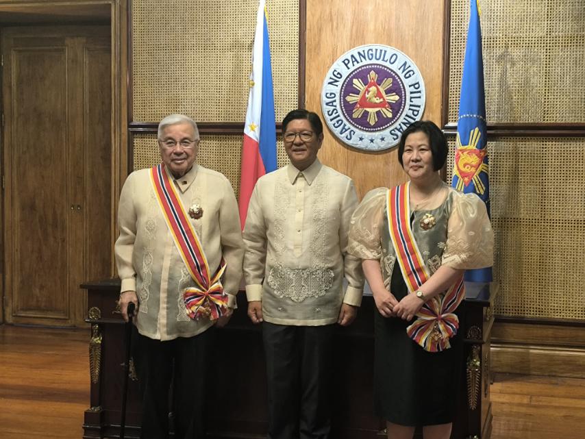 Marcos confers Order of Sikatuna to Lagdameo, Fernandez