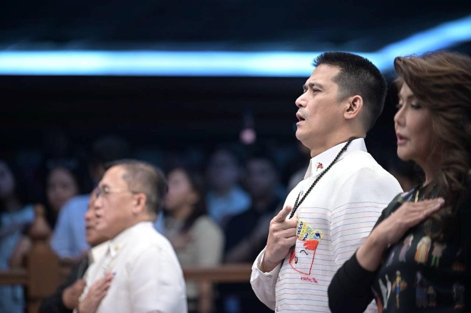 Robin Padilla denies flashing dirty finger during singing of national anthem