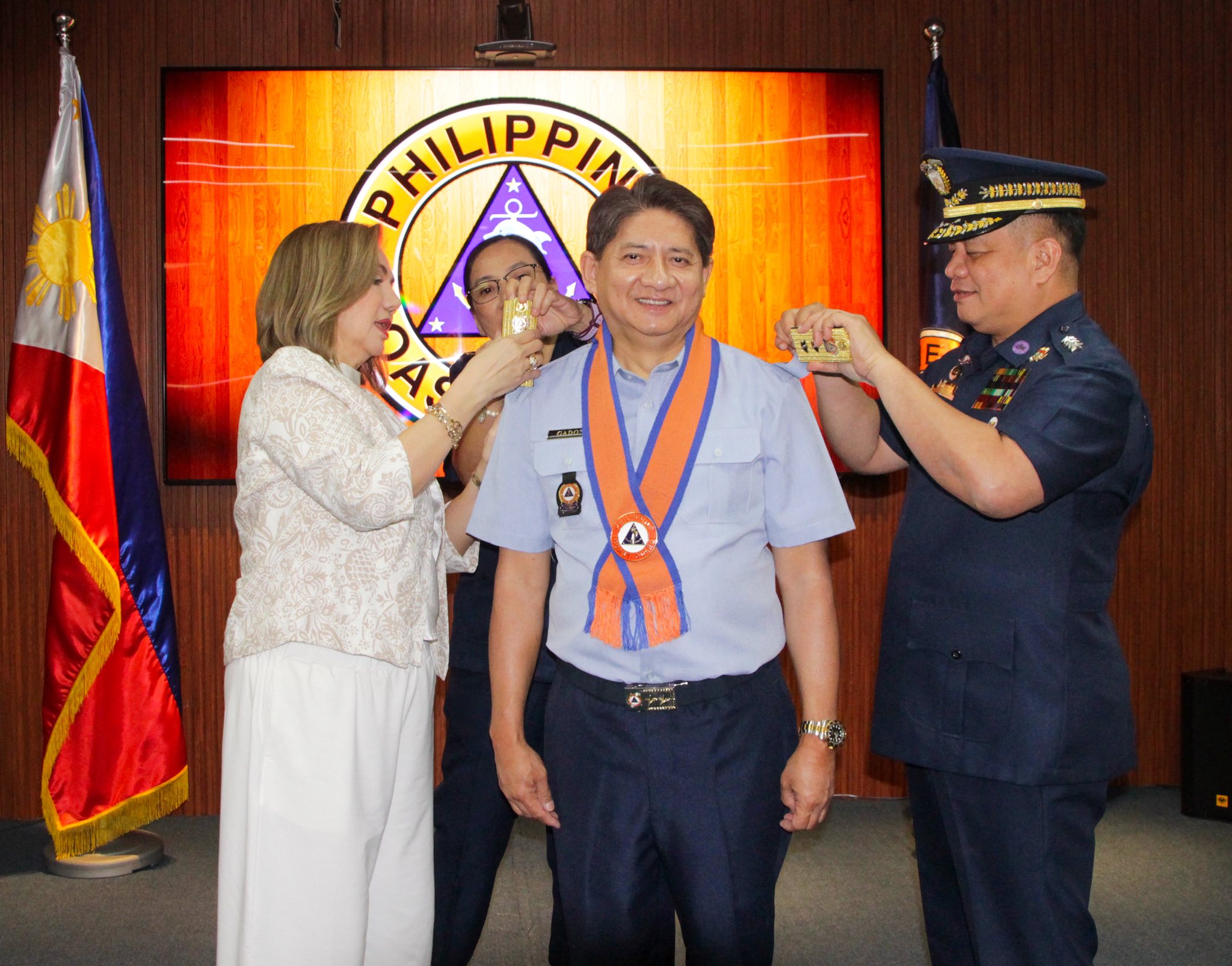 Larry Gadon takes oath as PCG auxiliary rear admiral
