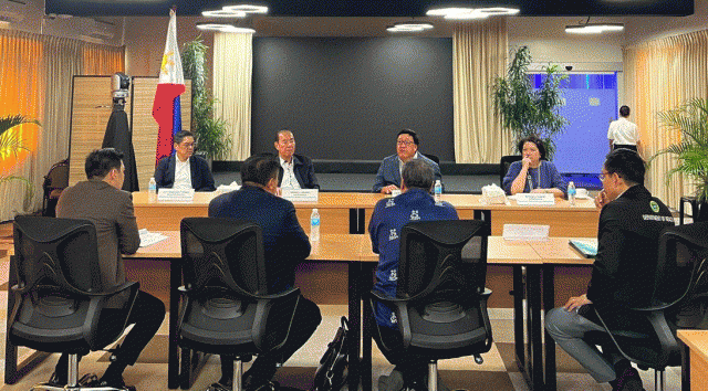 The ICI led by its chairman, former Supreme Court Associate Justice Andres Reyes, Jr., interview DOH officials led by Sec. Ted Herbosa. Looking on are members of the commission: former DPWH Sec. Rogelio Singson and SGV Country President Rosanna Fajardo (Photo by ICI)