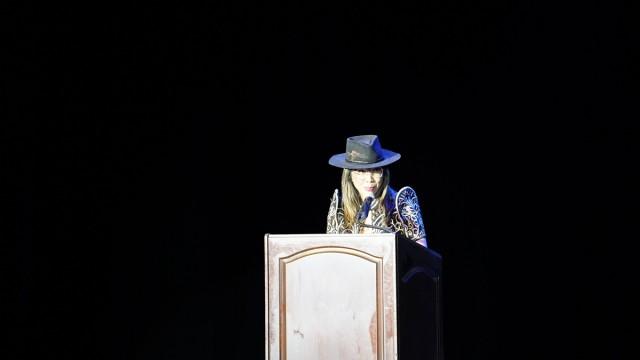 Photo by Victoria Tambunting