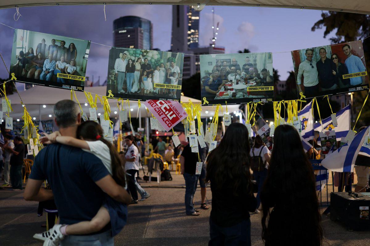 Israelis honor Trump as hostages set to return home two years after their capture