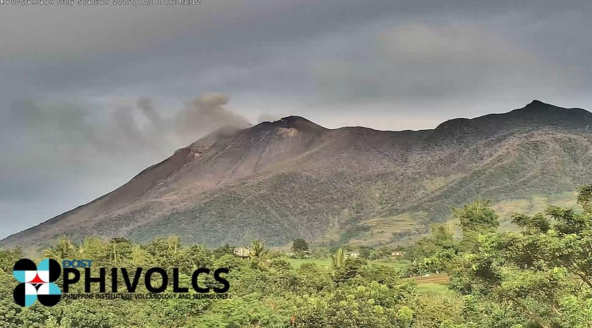 Kanlaon Volcano showing increased seismic activity