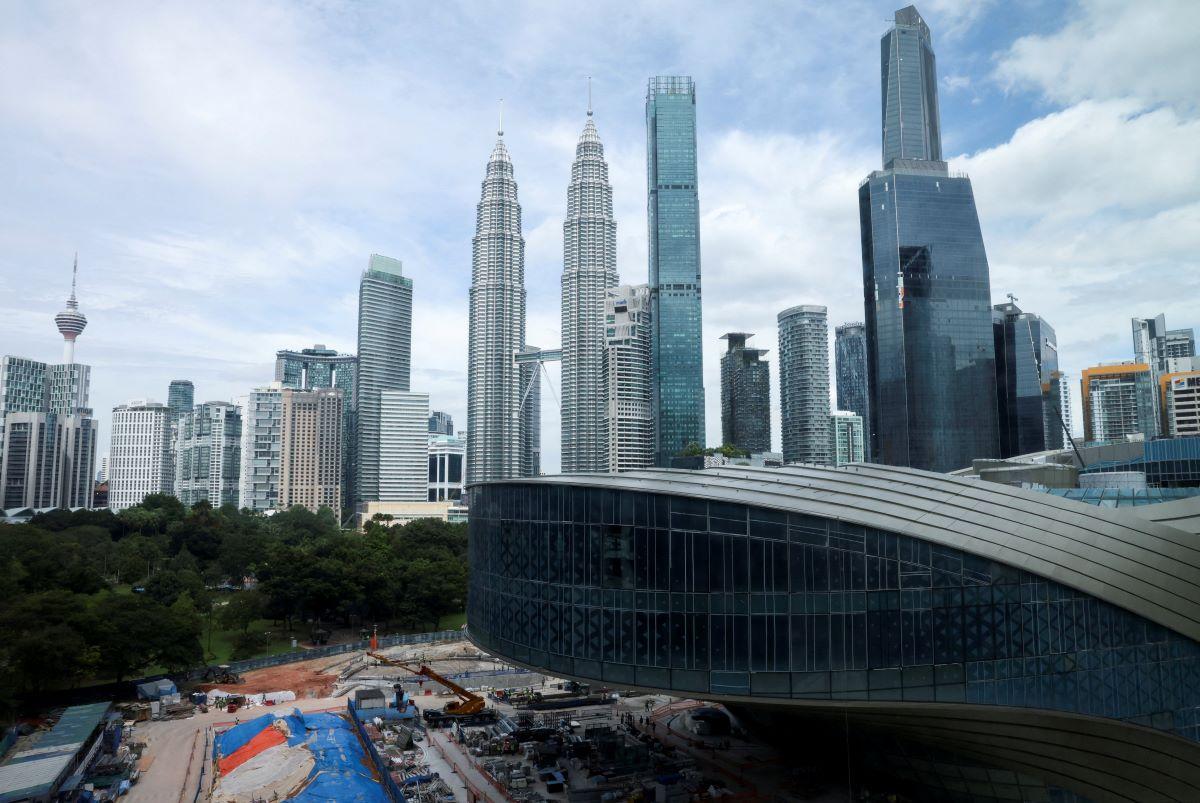 Around 6,000 students in Malaysia infected with influenza, prompting school closures