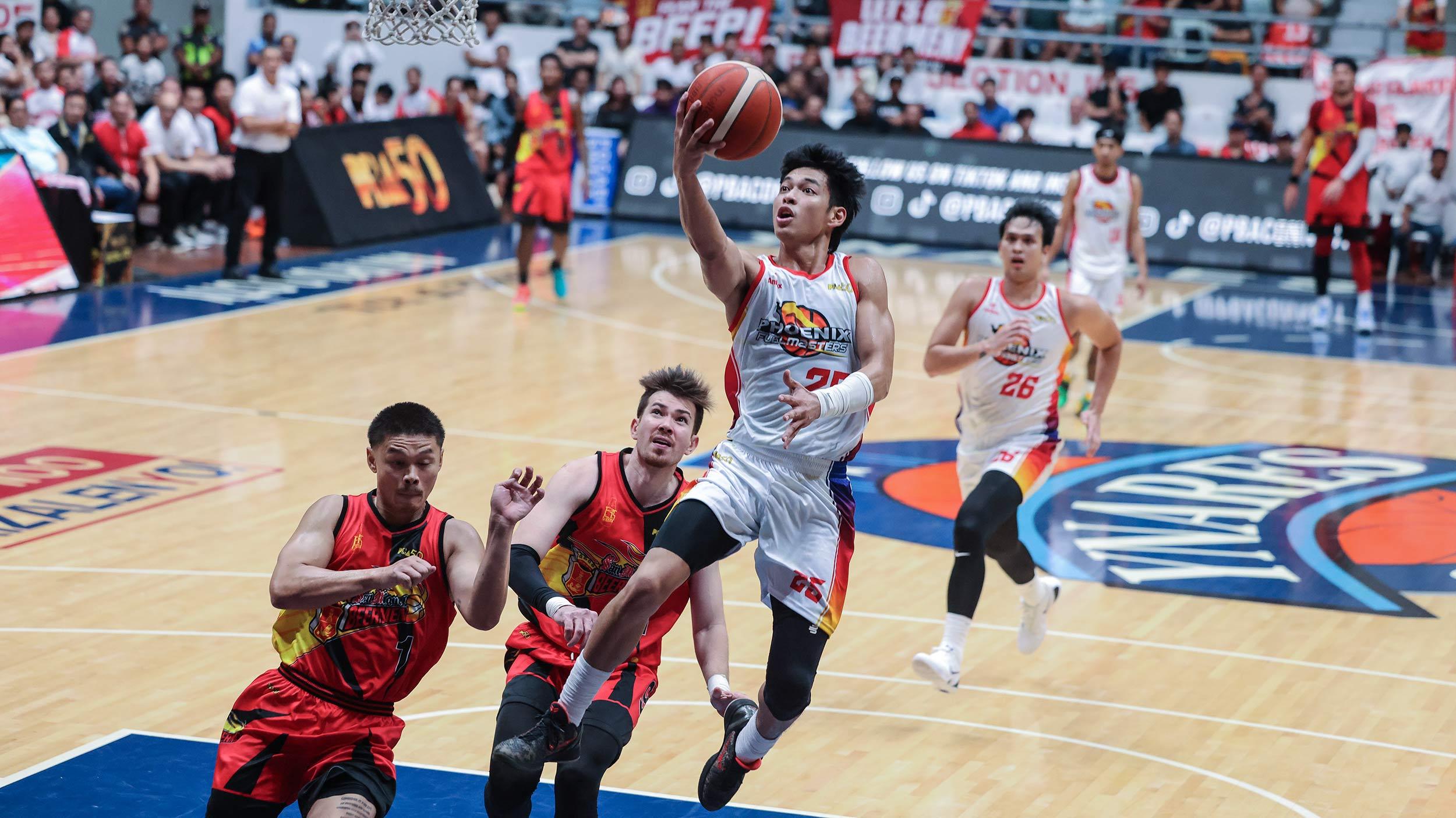 Phoenix stuns San Miguel, drops Beermen to 0-2