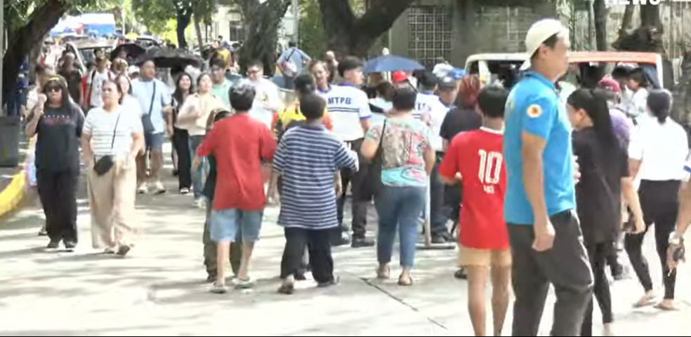 Thousands visit Metro Manila cemeteries ahead of Undas 2025
