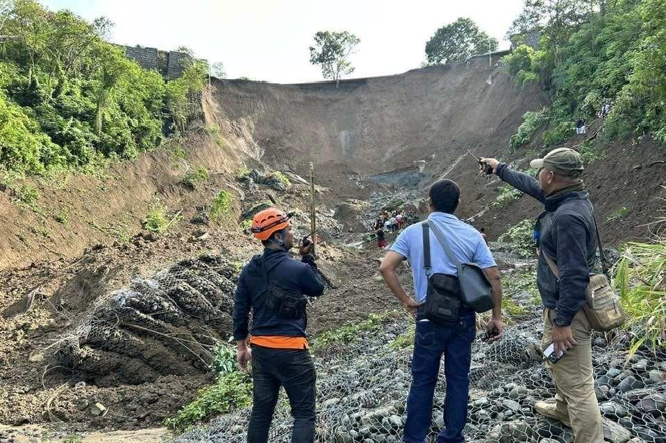 Landslide causes road collapse in Bukidnon