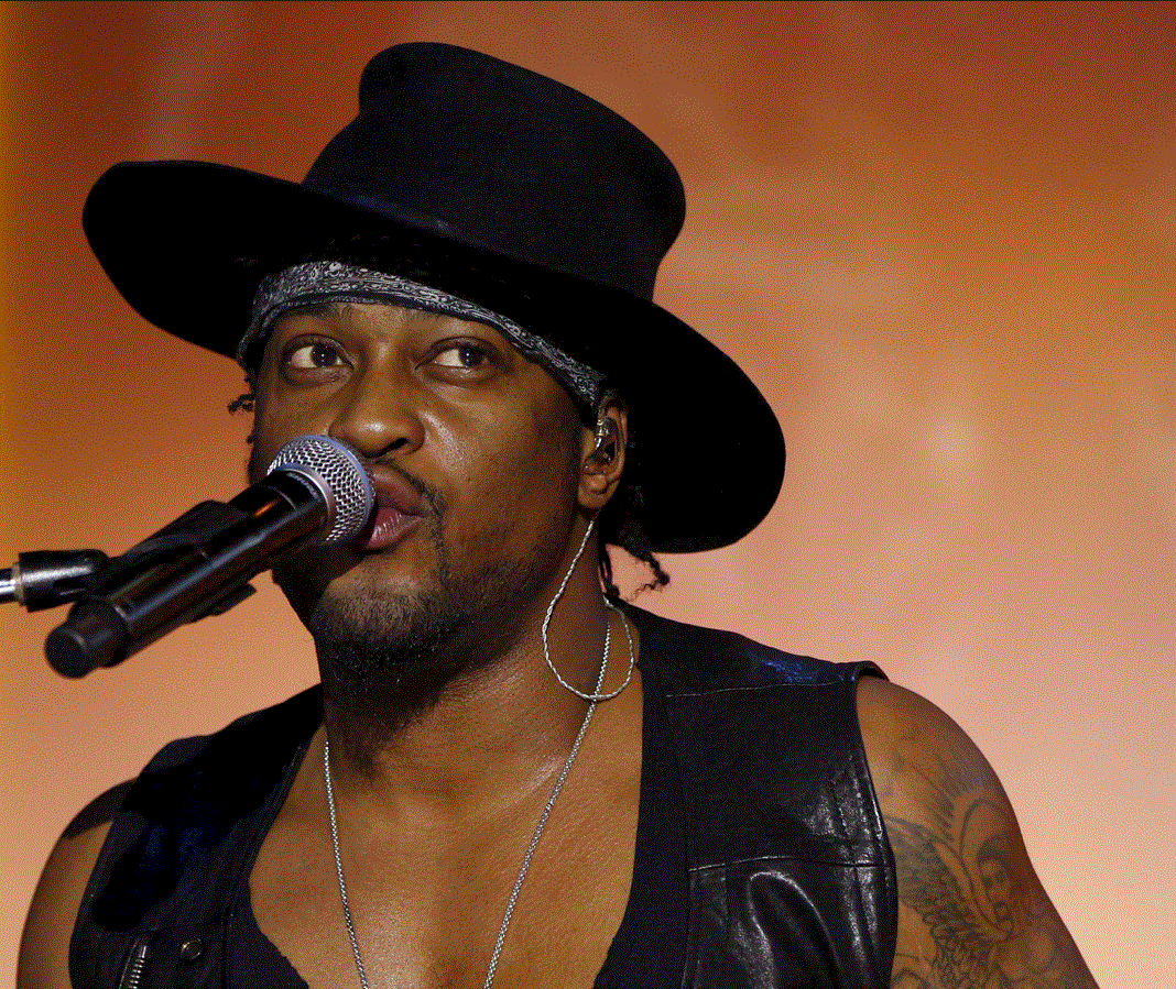 D'Angelo, trailblazing neo-soul singer, dies at 51, family says