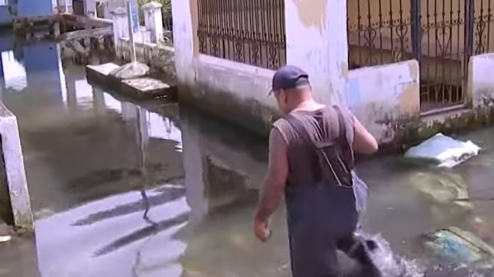 Hagonoy Public Cemetery remains flooded despite town’s 43 flood projects