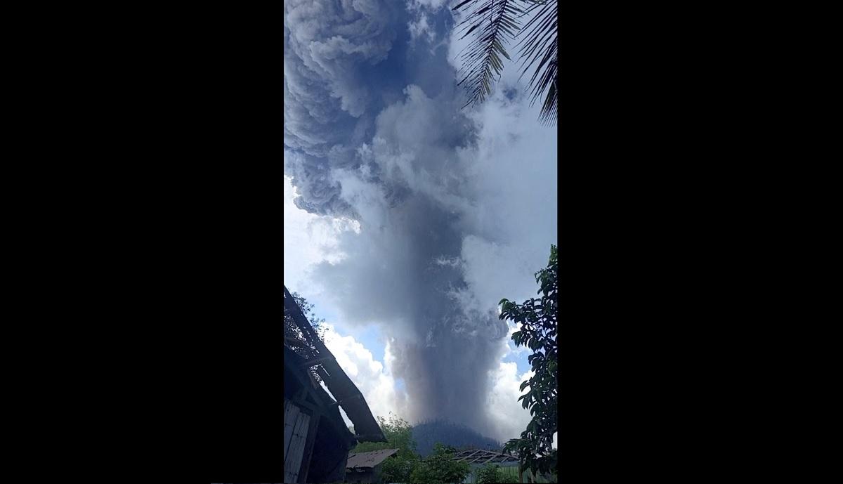 Indonesia’s Mount Lewotobi Laki-laki erupts, spewing ash 10 km into the sky