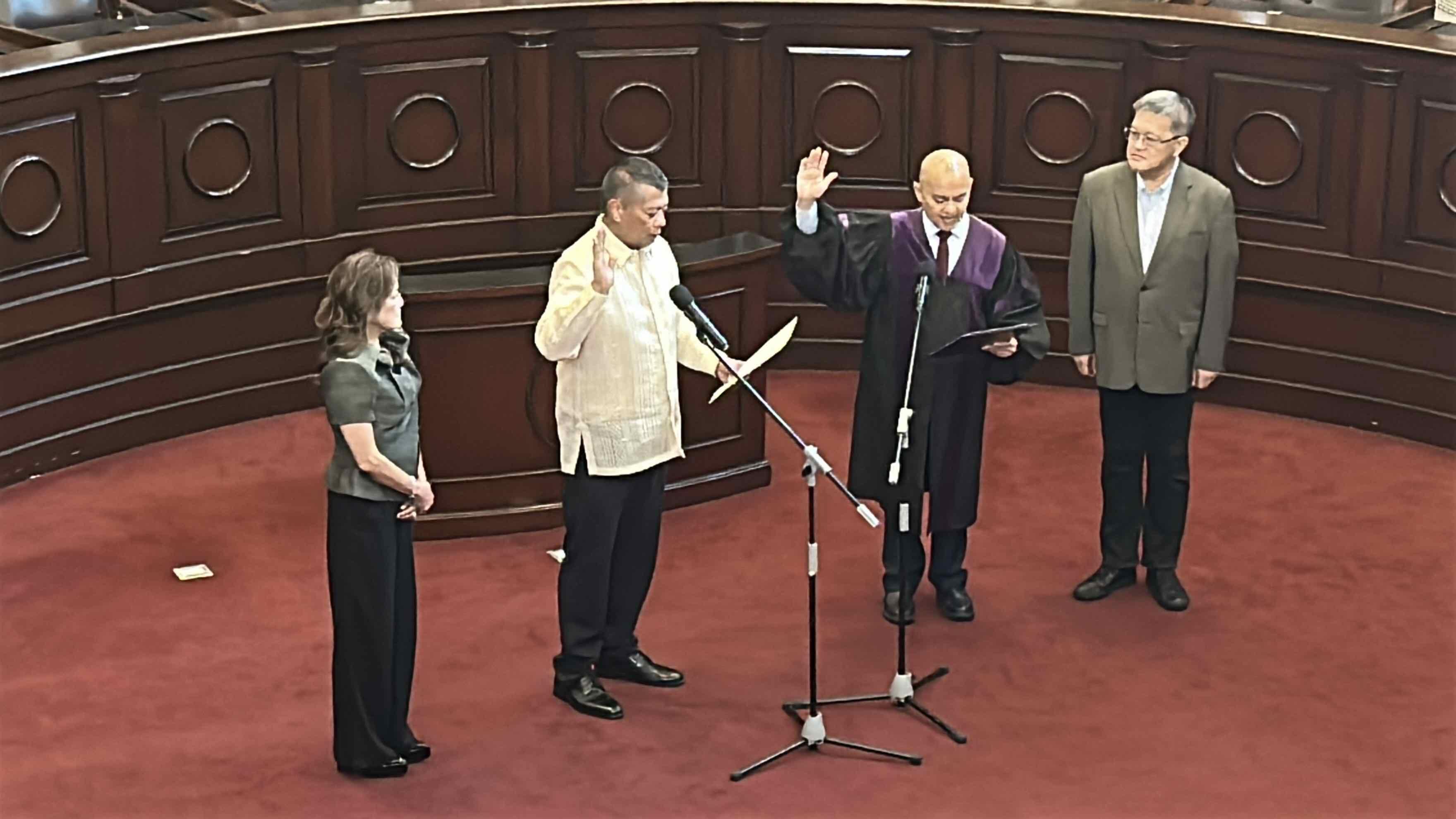 Boying Remulla takes oath as new Ombudsman