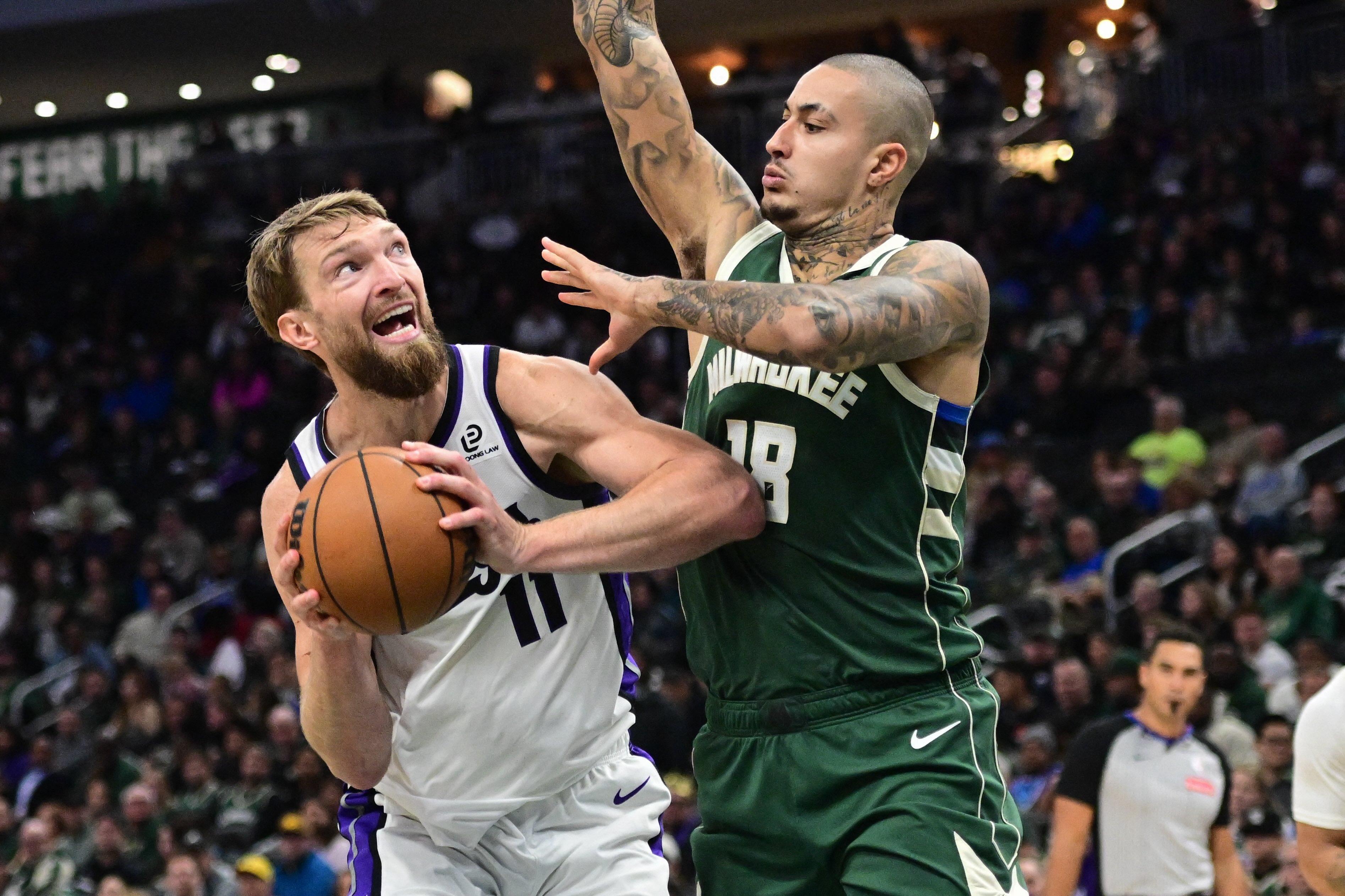 NBA: Kings snap losing skid with balanced scoring to beat Bucks