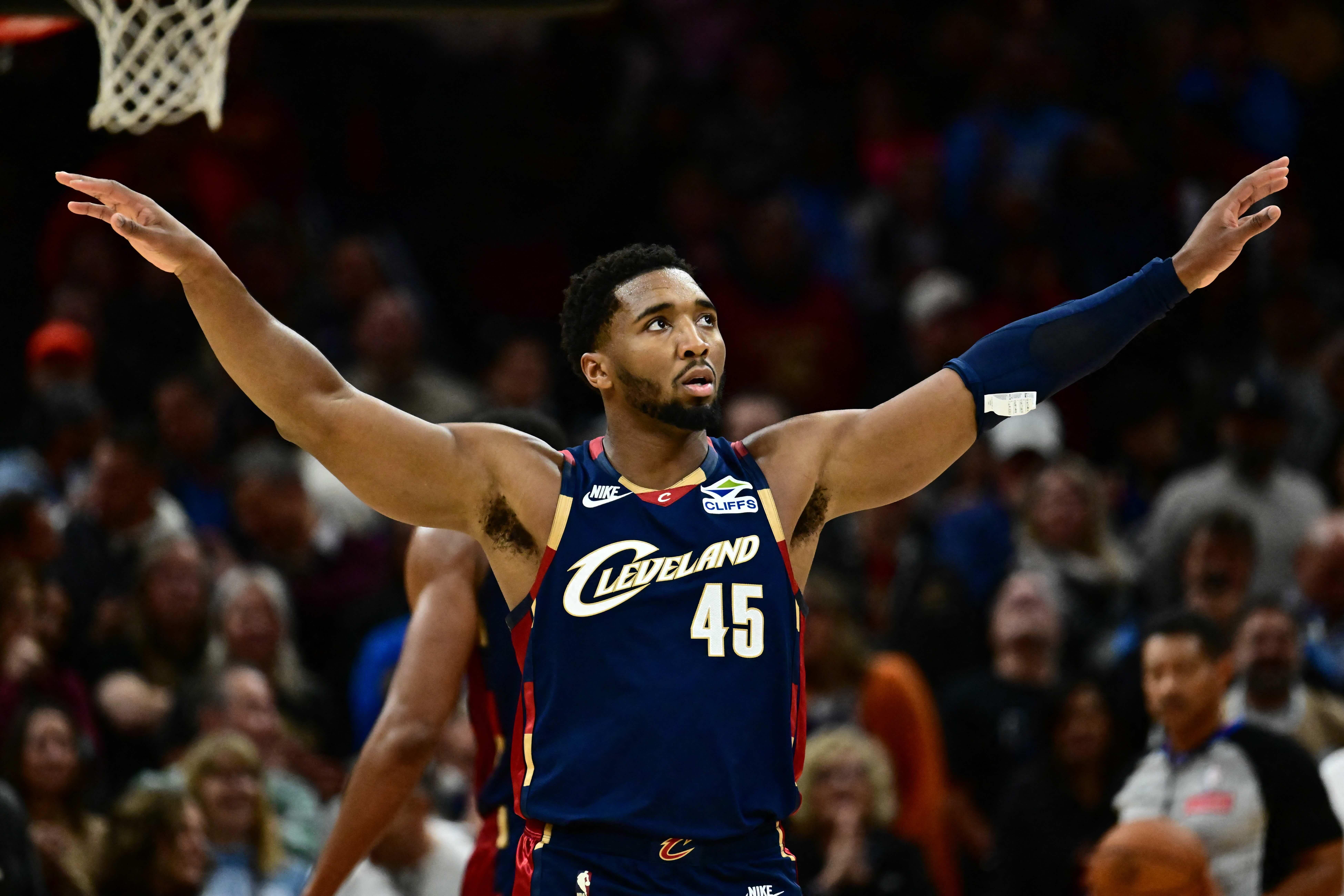 NBA: Donovan Mitchell's big second half propels Cavaliers past Bulls