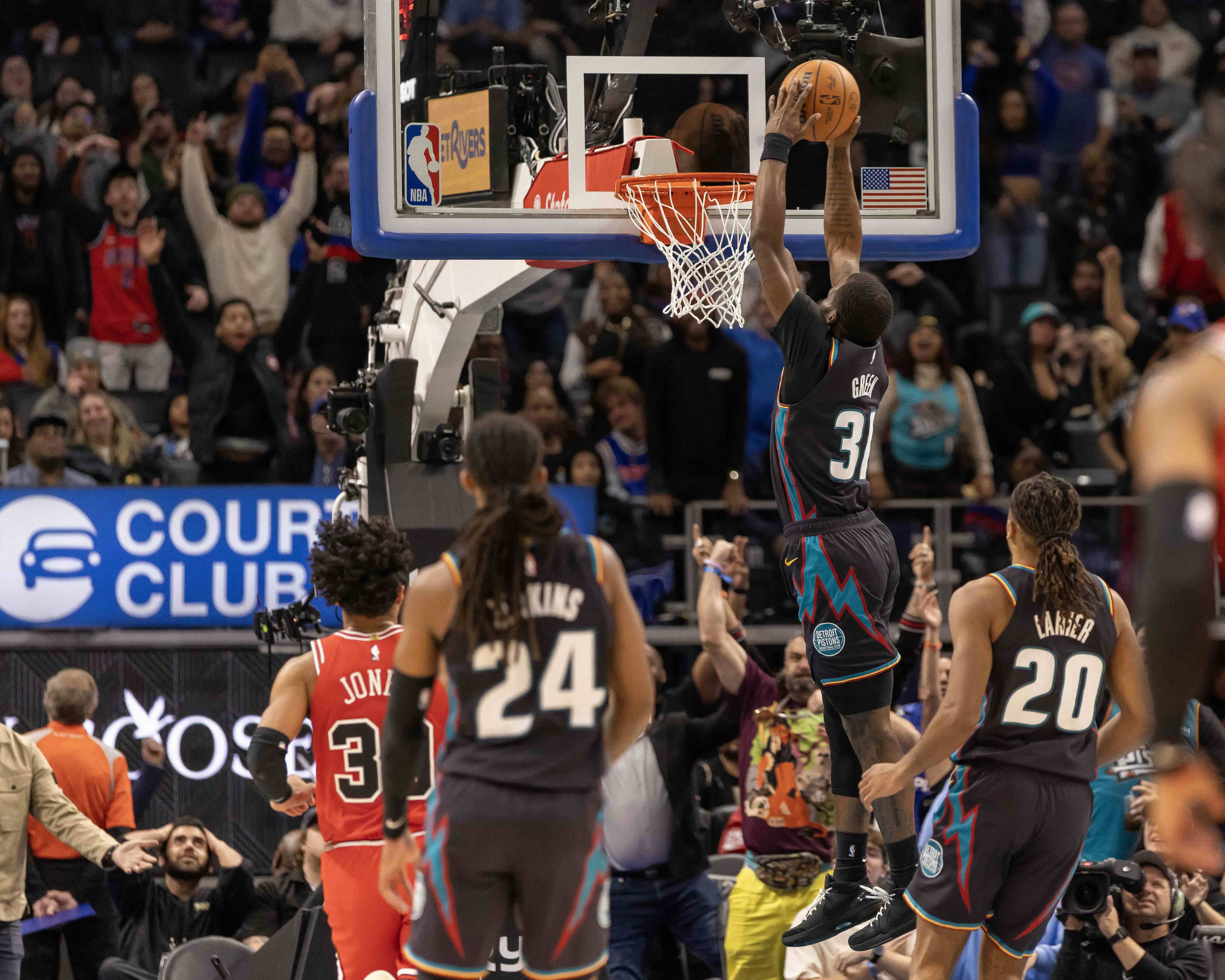 NBA: Pistons hold off Bulls for eighth consecutive win