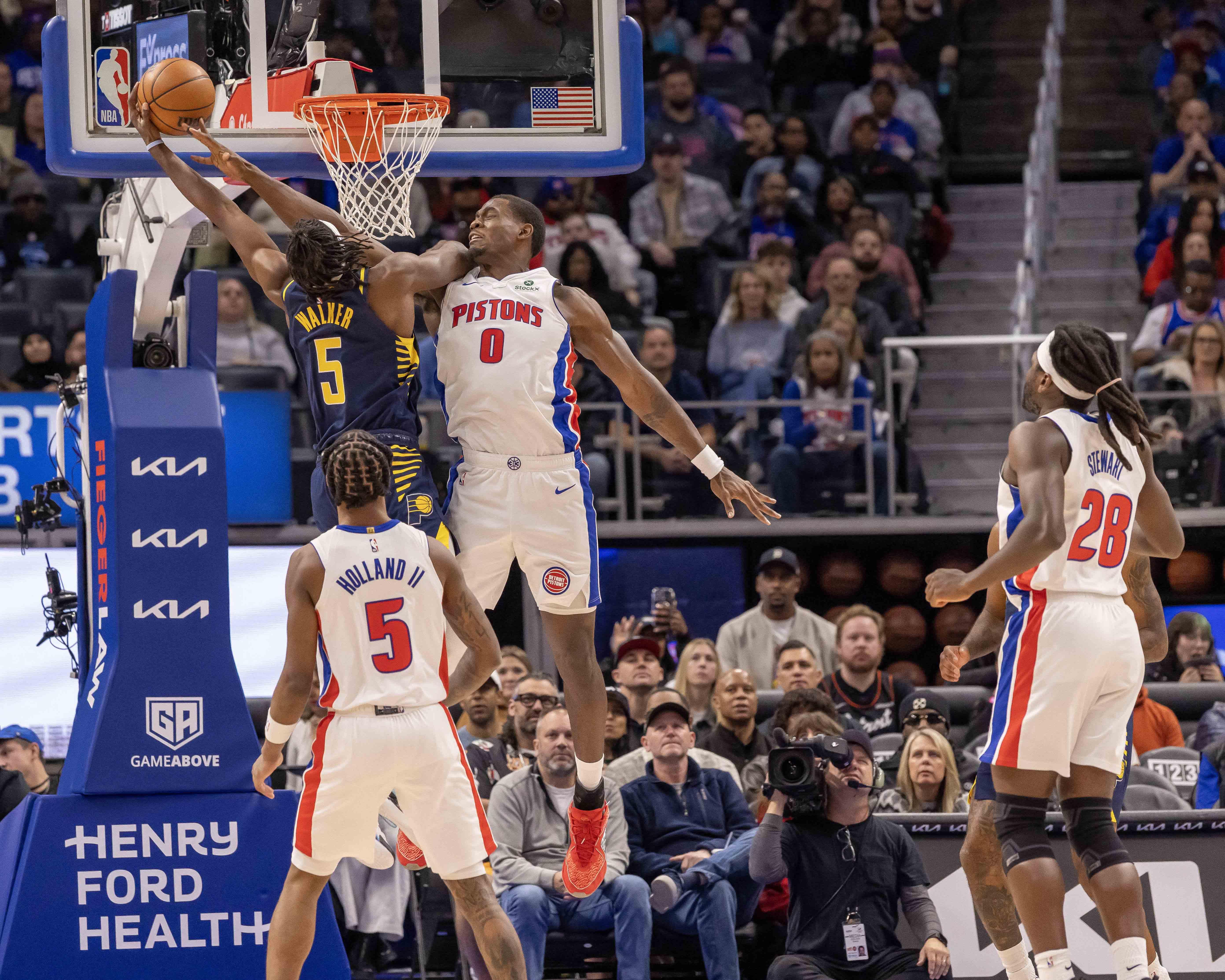 NBA: Pistons top Pacers, stretch win streak to 10