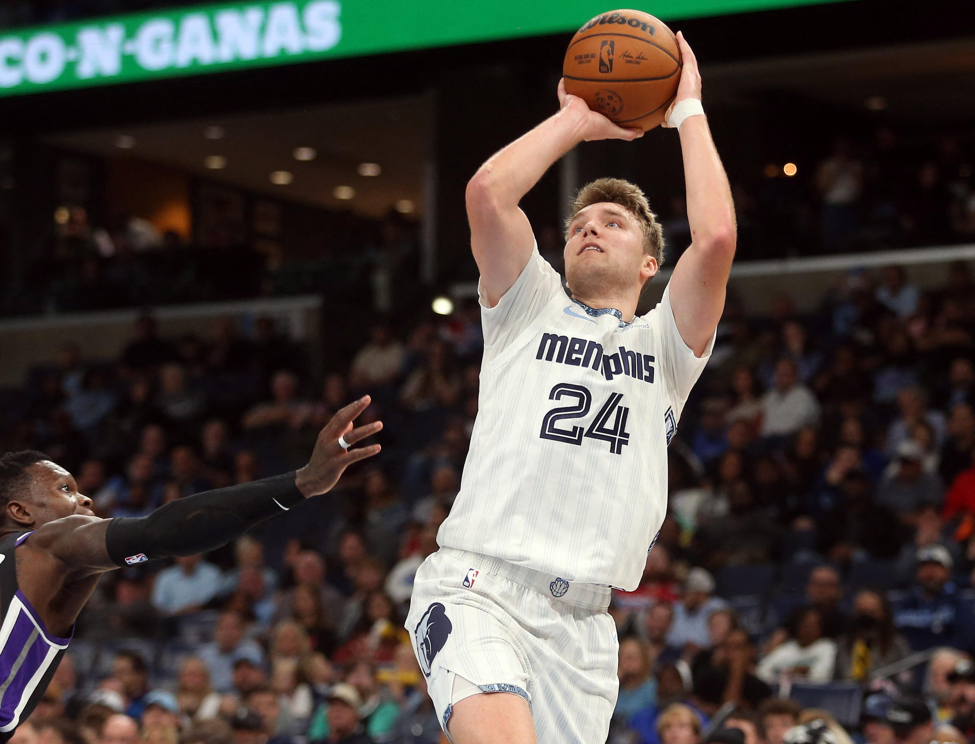 NBA: Grizzlies set franchise assist record, Kings drop 8th straight in blowout