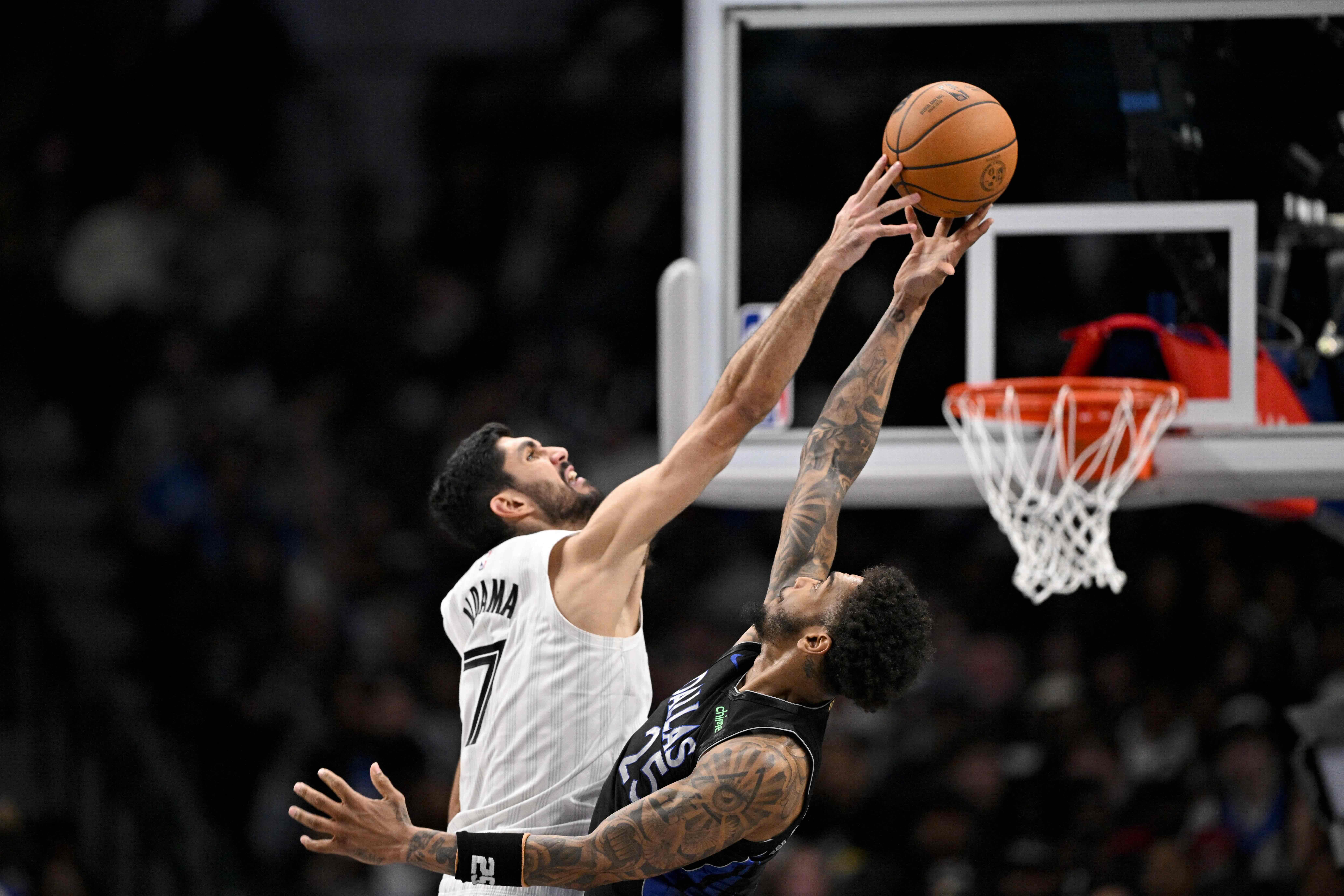 NBA: Grizzlies win back-to-back games, surge late to knock off Mavs