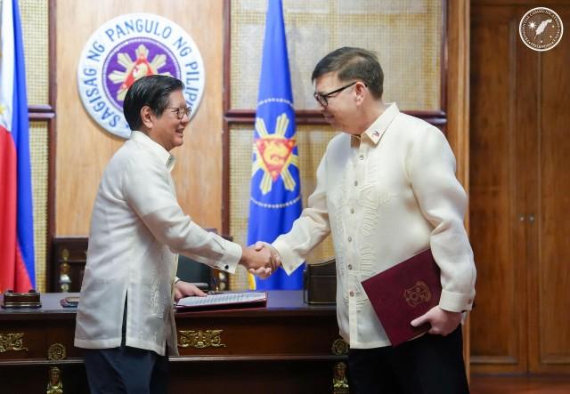President Ferdinand ''Bongbong'' Marcos Jr. administered the oath of office of Executive Secretary Ralph Recto and acting Finance Secretary Frederick Go. PCO 