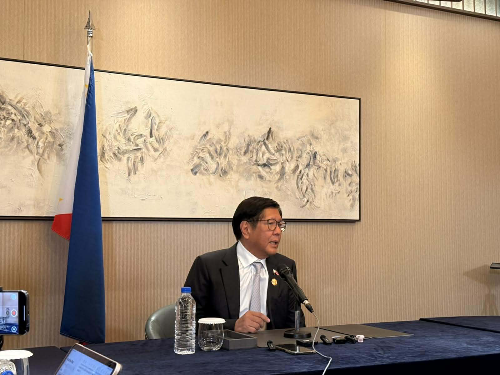 Marcos back in PH after APEC Summit