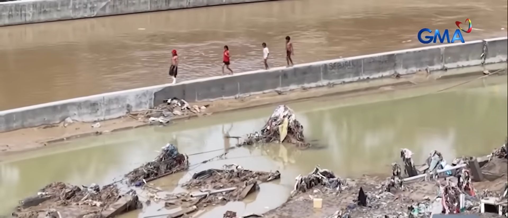 Mga kabahayan malapit sa Mananga River, halos maubos dahil sa rumaragasang baha