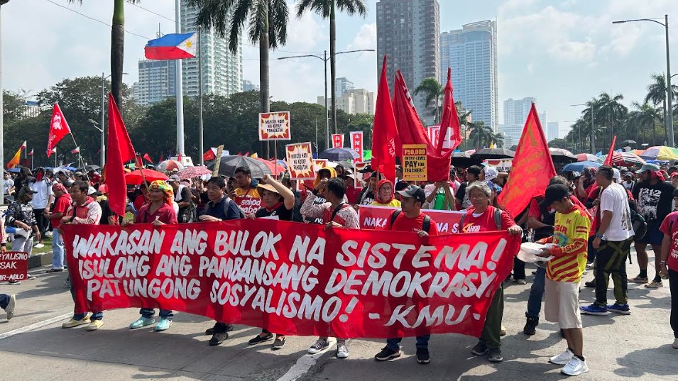 Militant groups march from Luneta to Mendiola amid Nov. 30 anti-corruption protest