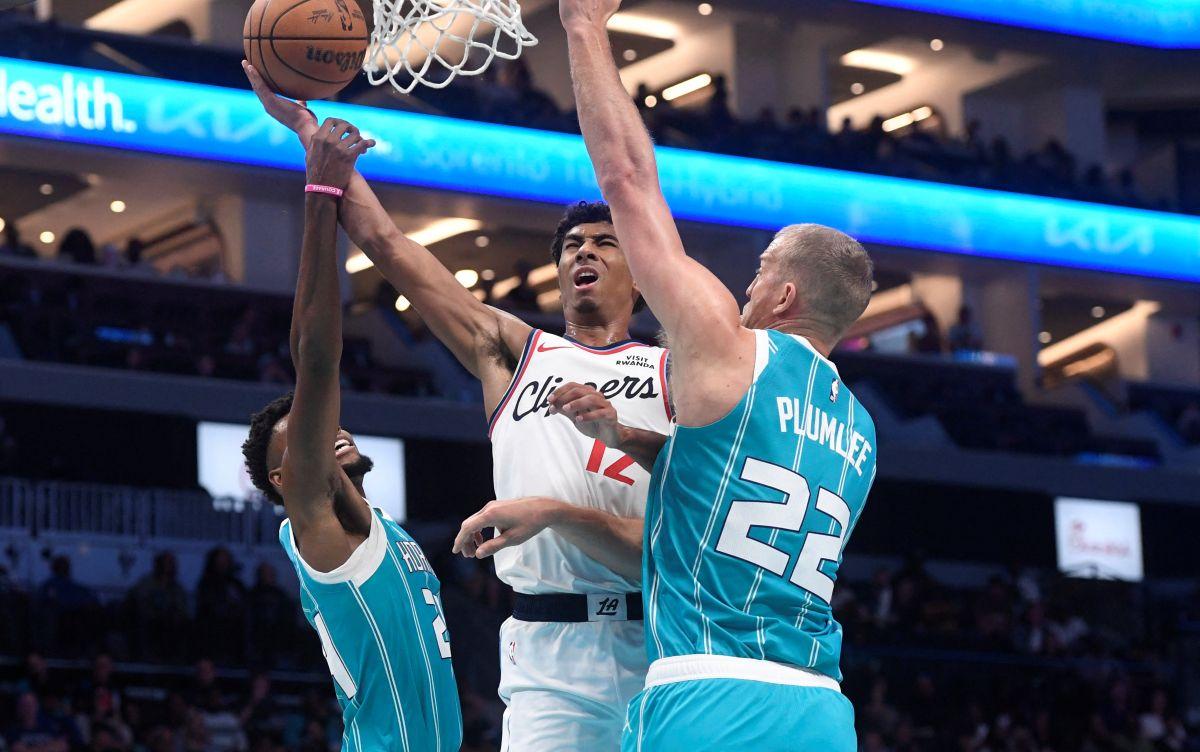 NBA: James Harden drops Clippers record 55 points in win over Hornets