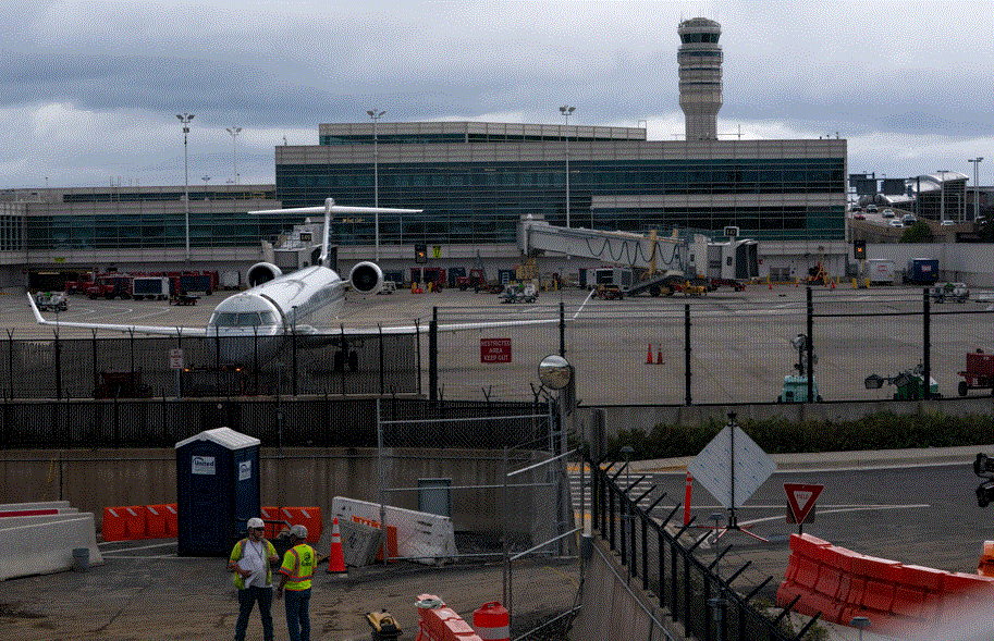 FAA resumes traffic at Washington, DC, airport after threat reported against plane