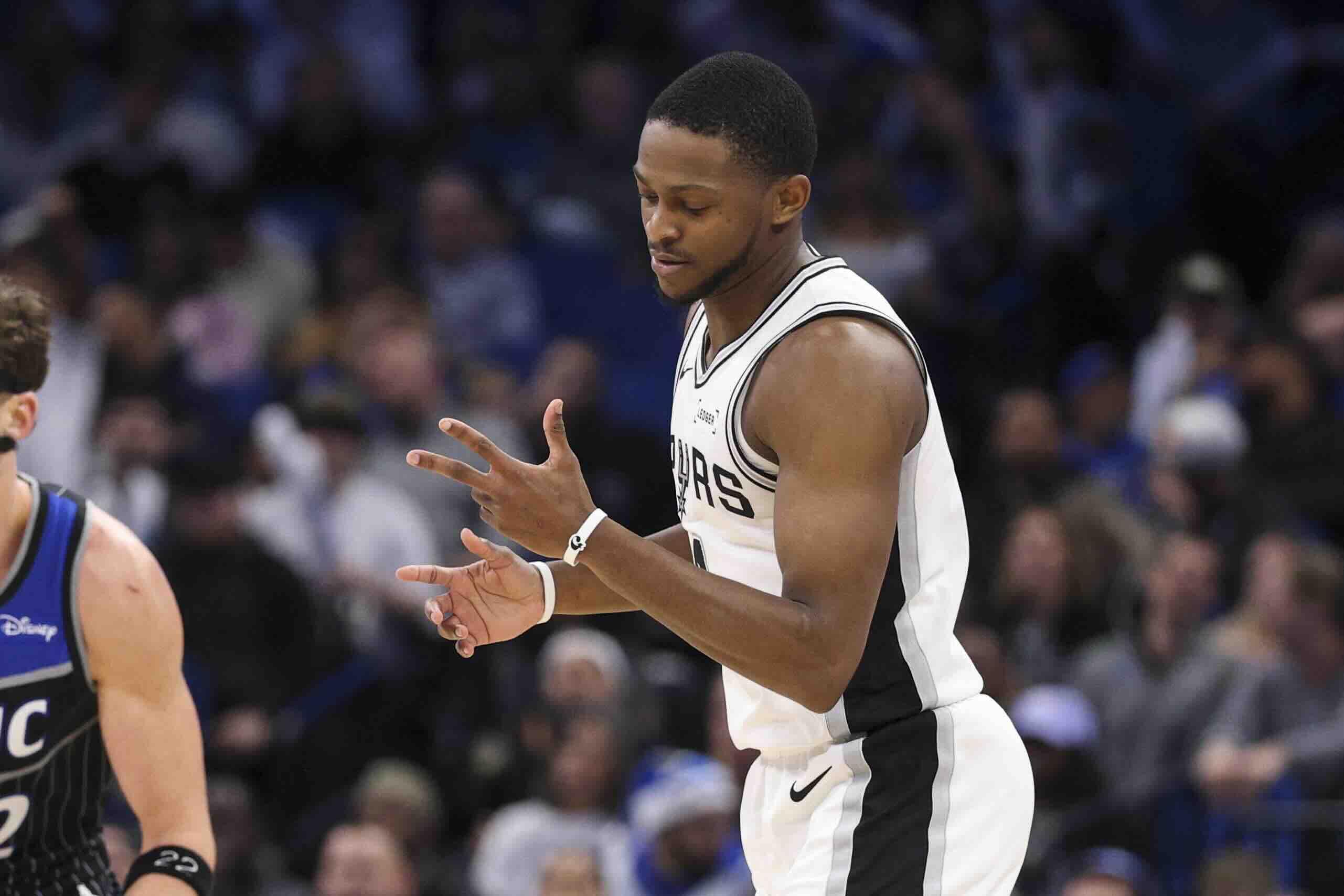 NBA: De'Aaron Fox nets 31 as Spurs survive late Magic rally