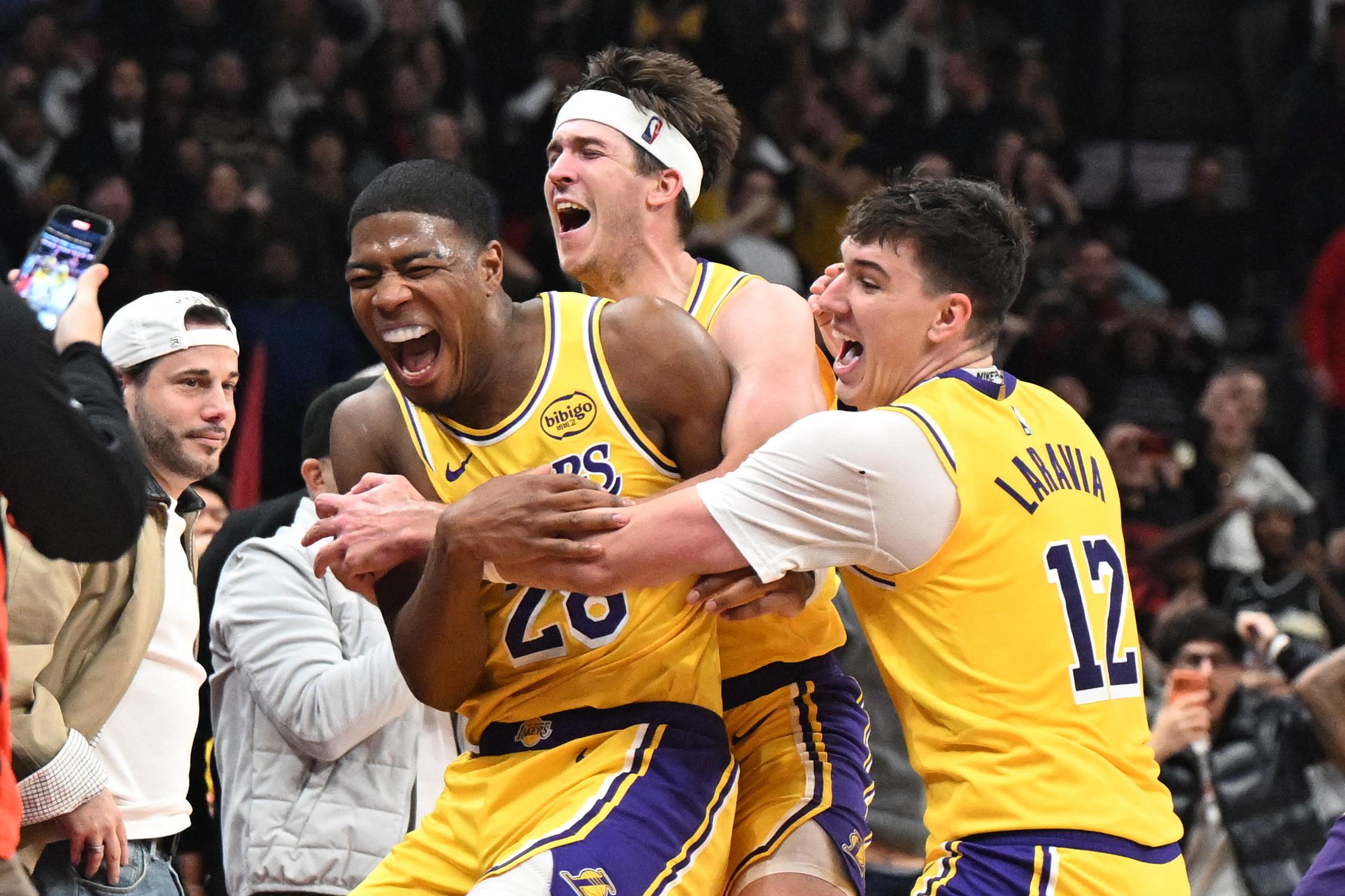 NBA: Lakers beat Raptors at buzzer as LeBron James' double-digit scoring streak ends
