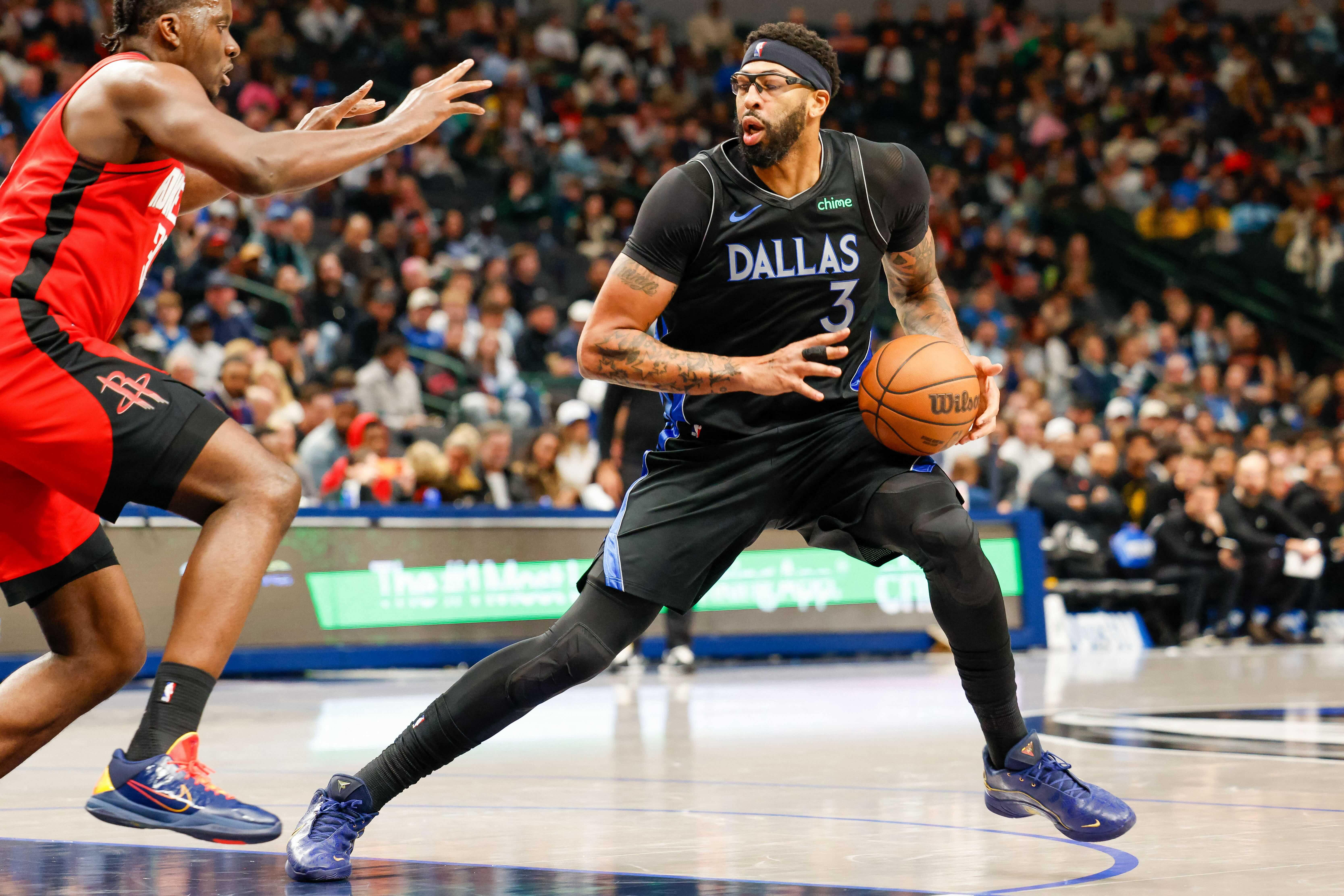 NBA: Third-quarter surge sparks Mavericks over Rockets
