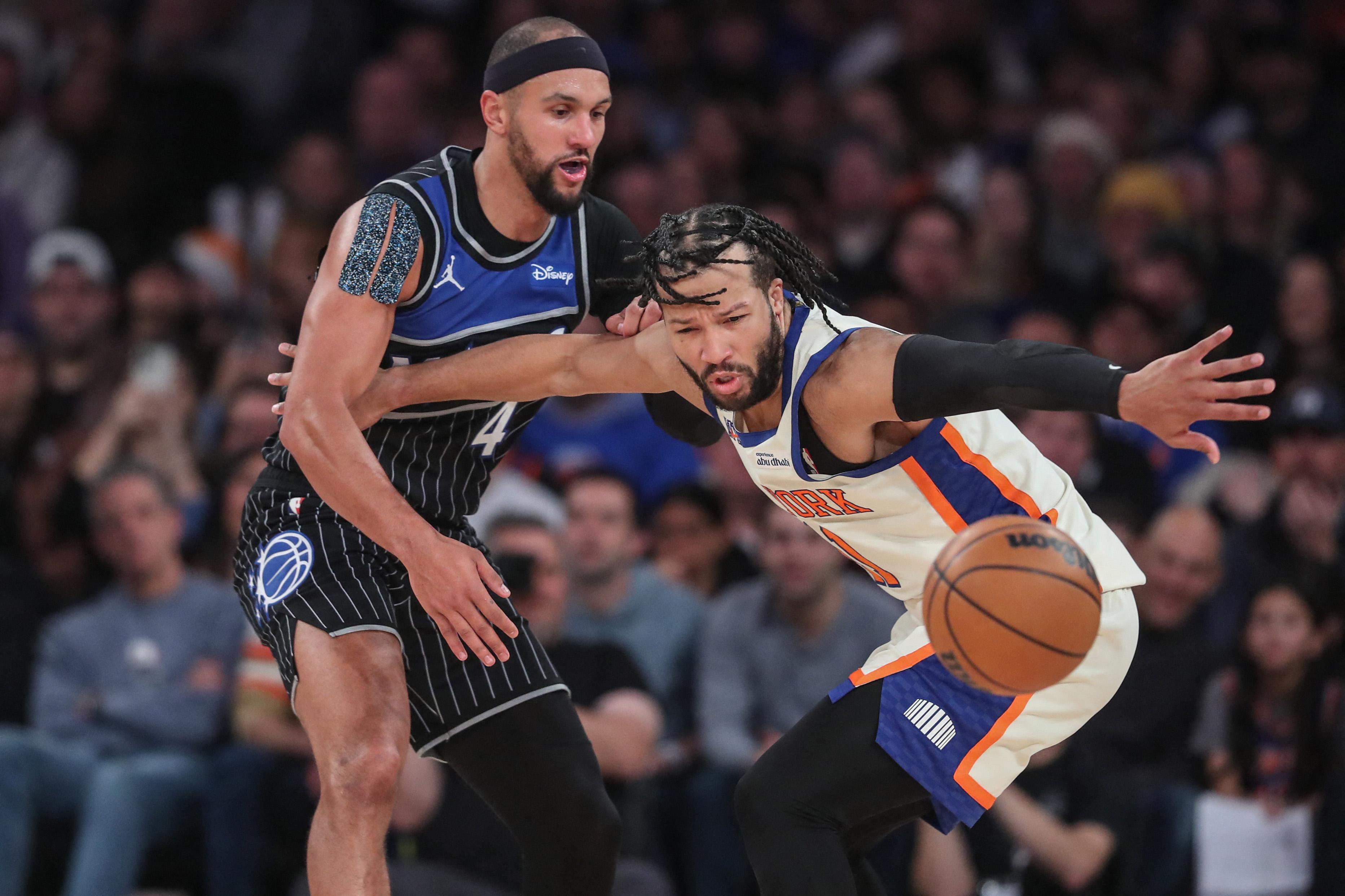 NBA: Knicks pull away from Magic, remain almost perfect at home