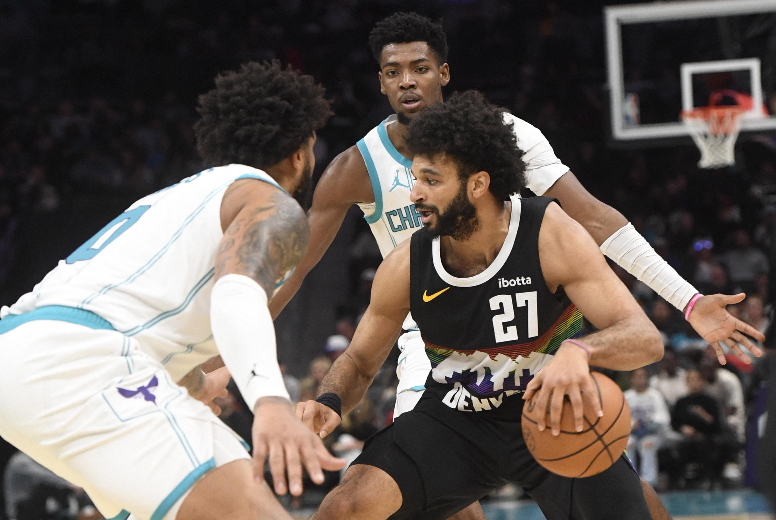 NBA: Nuggets keep Hornets at bay as road win streak hits 10