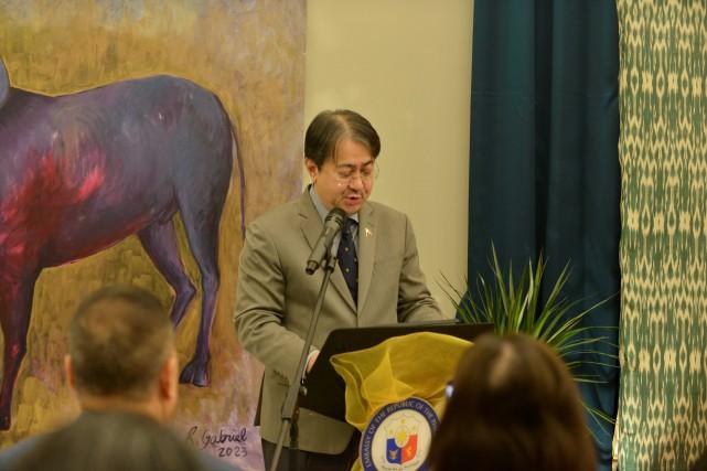 Philippine Ambassador to Italy Neal Imperial at the tribute for Filipino ragazzi graduates.