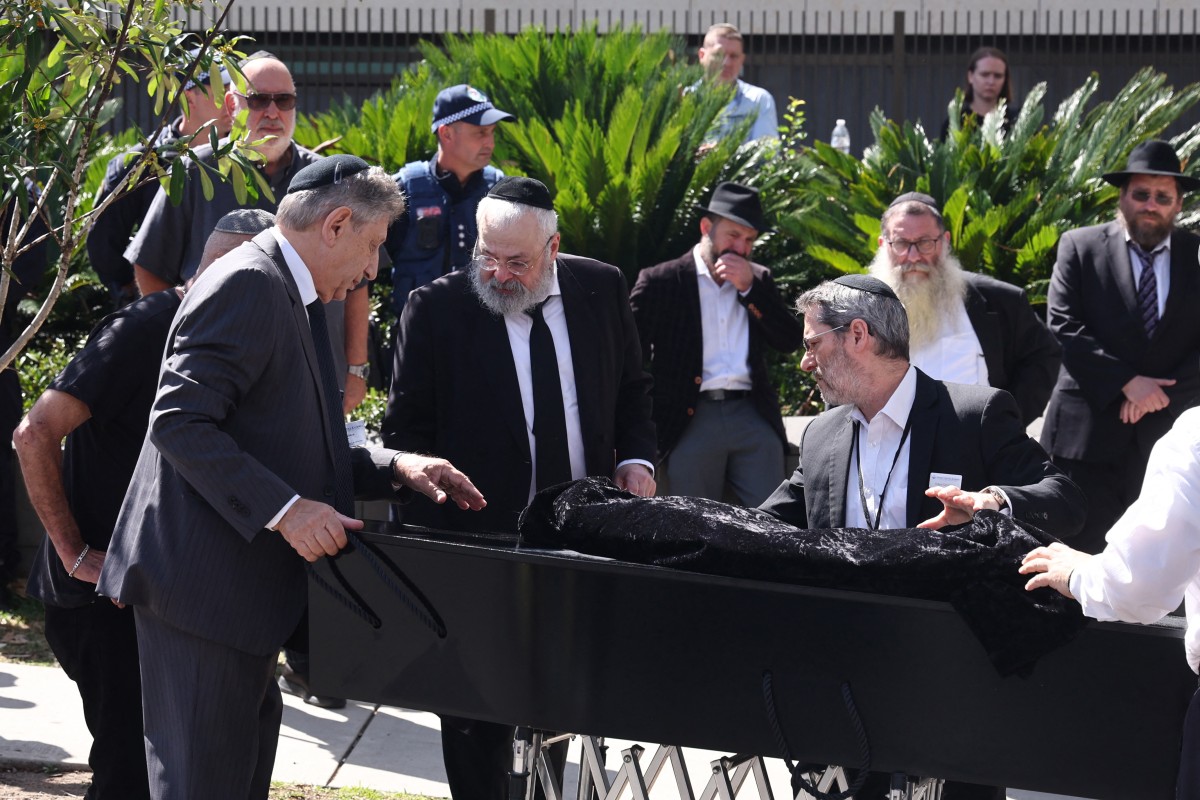 Australia holds first funerals for Bondi Beach attack victims