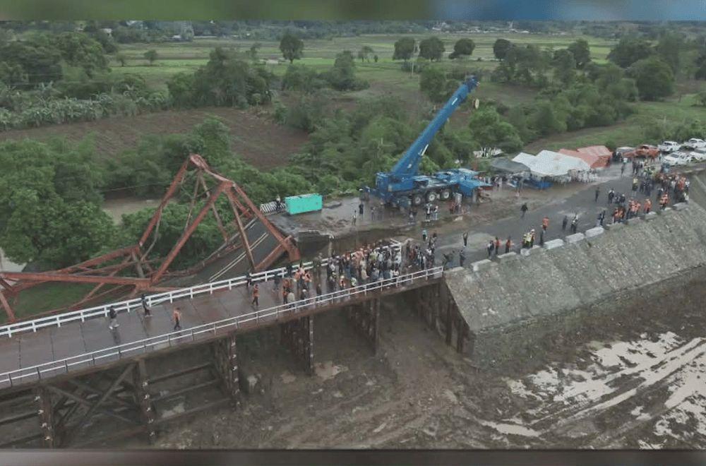 Alcala opens bridge after old span collapse
